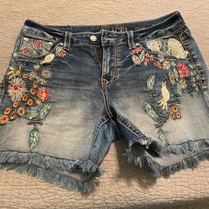Grace Jeans embroidered shorts. Size 29 easy fit have some stretch.
